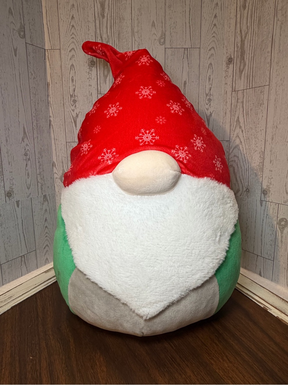 Squishmallows Holiday Gnome Plush- Giri